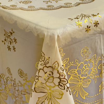 (Tặng 1 lót phần ăn 30 x45) Khăn Trải Bàn PAULEE WLG 751 (150 x 228 cm) hình oval - nền vàng, hoa văn phủ nhũ vàng, sang trọng, không thấm nước
