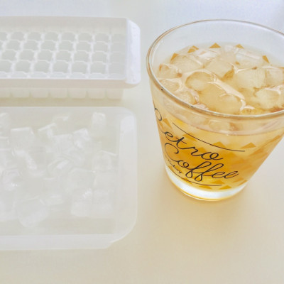 Combo khay làm đá Yukipon 84 viên có nắp đậy + set 150 chiếc ống hút φ5x180mm - nội địa Nhật Bản