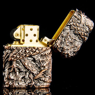 Vỏ Hột Quẹt Bật Lửa xăng đá Zorro Z9815 thiết kế đẹp độc lạ - dùng xăng bấc đá cao cấp ( giao màu ngẫu nhiên )