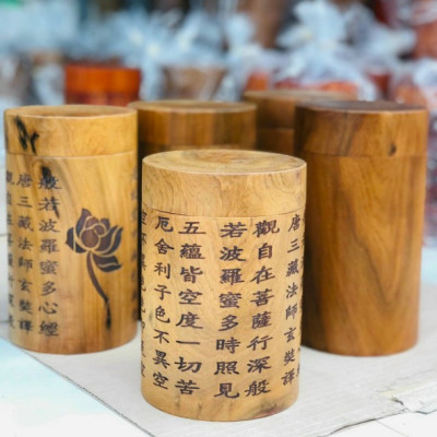 Hộp chè ,trà khach kinh bát nhã bằng gỗ bách xanh thơm nức kt cao 20×10.5cm