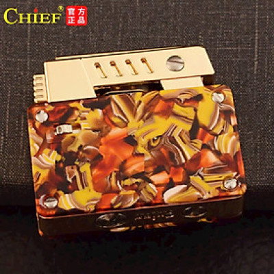 Vỏ hộp quẹt bật lửa xăng đá CF-707 có 2 đầu bấc đánh lửa, khóa chốt an toàn 