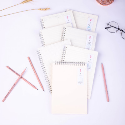 Sổ Tay Ghi Chép Bìa Nhựa Khổ A5 Deli 60 Trang  - Giấy Kẻ Ngang/Kẻ Ô Vuông Caro - 1 Quyển - LPA560