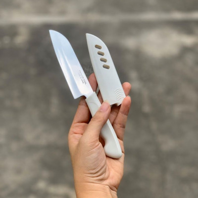 Dao gọt hoa quả được trang bị nắp nhựa bọc lưỡi, thuận tiện khi mang đi du lịch hay những chuyến dã ngoại mà vẫn đảm bảo an toàn - nội địa Nhật Bản 