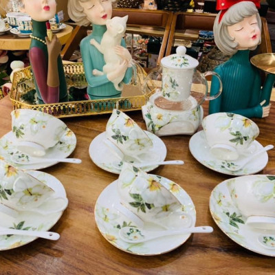 BỘ ẤM THỦY TINH PHA TRÀ HOA KÈM 6 CỐC KHAY VÀ THÌA SỨ XƯƠNG CAO CẤP - VD58