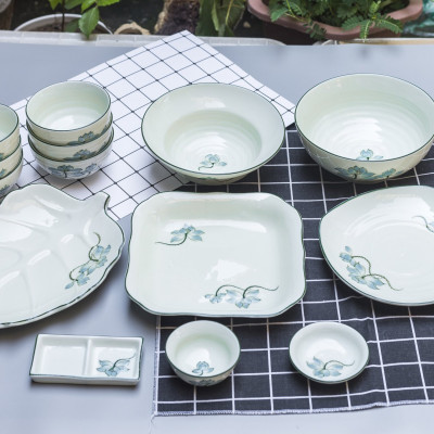 Bộ sản phẩm đồ ăn vẽ hoa sen xanh gốm sứ Bát Tràng