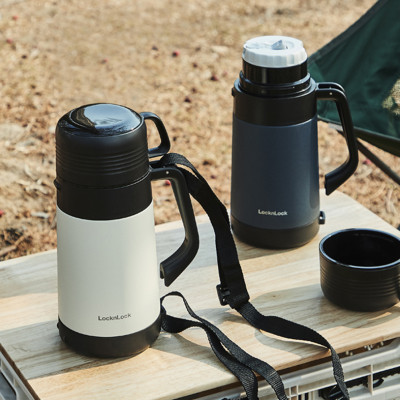 Bình giữ nhiệt Lock&Lock Easy Outdoor Vacuum Bottle màu xanh navy LHC1485NVY 1,8L - Hàng chính hãng có quai xách, nắp dùng làm cốc nước - JoyMall