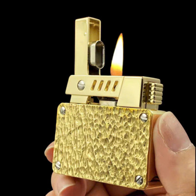 Vỏ hộp quẹt bật lửa xăng đá CF-707 có 2 đầu bấc đánh lửa, khóa chốt an toàn 