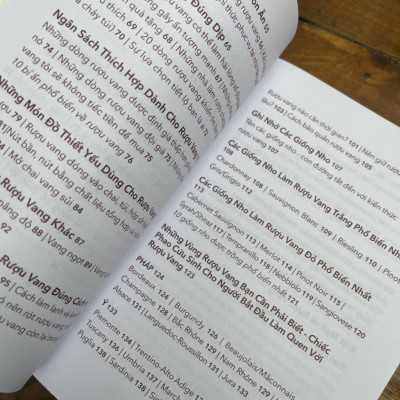 (Tái Bản 2021 – in màu ) TRỞ THÀNH CHUYÊN GIA RƯỢU VANG TRONG 24H - Jancis Robinson – TYG - NXB Văn Học (bìa mềm)