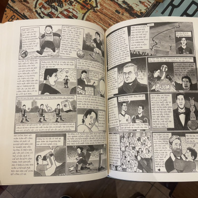 (Sách tranh biếm hoạ) LỊCH SỬ BÓNG ĐÁ bằng tranh – NGÔI ĐỀN HUYỀN THOẠI – David Squires (bìa cứng) - Nguyễn Tuấn Bình dịch - Nhã Nam