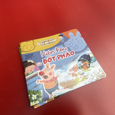 Sách: Hiểm Họa Từ Đốt Phao - Em Học Cách Giữ An Toàn Cho Bản Thân