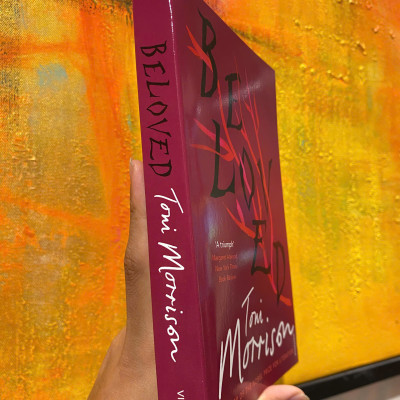 Sách - Beloved by Toni Morrison (Beloved Trilogy #1) - Pulitzer Prize Winner / English Book / Sách Ngoại văn Nhập khẩu