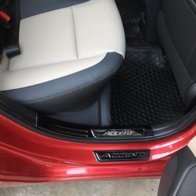 Bậc chân trong ngoài  dành cho Huyndai Accent 2018-2019-2020-2021 