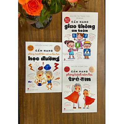 Combo 3 cuốn 15 bí kíp giúp tớ an toàn: Cẩm nang phòng tránh bắt nạt và bạo lực học đường, Cẩm nang an toàn giao thông, Cẩm nang phòng tránh xâm hại trẻ em