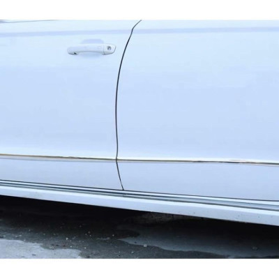 Cuộn nẹp chrome bạc sẵn keo 3m bóc dính phù hợp trang trí nội thất nhà cửa và xe hơi