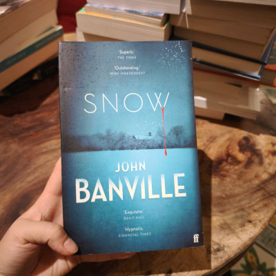 Sách - Snow : the masterful country house murder mystery and top 10 Sunday Times bestseller (Strafford and Quirke) by John Banville