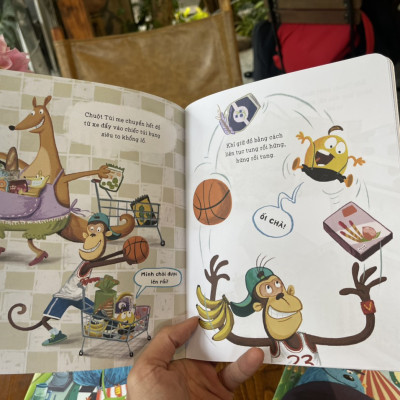 (Trọn bộ 6 cuốn) QUẢN TRỊ TIỀN BẠC TỪ NHỎ (Cập bến đảo Giàu có; Múa vé bằng quả táo; Tìm việc làm không dễ; Kiếm tiền bằng lao động; Đại náo ở siêu thị; Đồ cũ chuyển nhà mới) – Tống Hải Đông – Khánh Nguyên dịch – Nhã Nam – NXB Dân Trí (Bìa mềm)