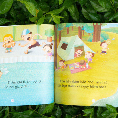 Sách Những câu chuyện nhỏ giúp bé lớn khôn - bé không cáu giận, tránh xa nguy hiểm, đừng tùy tiện ôm hôn con, đừng làm vậy nhé