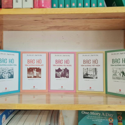 Bộ 5 cuốn sách Bác Hồ: Rèn nhân cách - Luyện tài năng