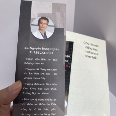 CÂU CHUYỆN ĐẰNG SAU MỘT BÁC SĨ TÂM THẦN– Bác sỹ Nguyễn Trung Nghĩa- AZ Viêt Nam- NXB Phụ Nữ