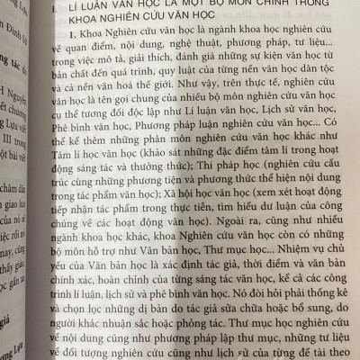Sách Lí Luận Văn Học Tập 1 - Văn học, nhà văn, bạn đọc