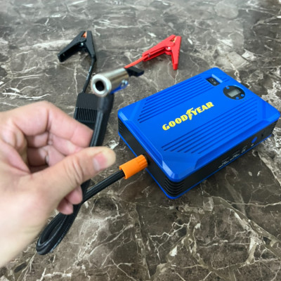 Bộ kích bình ắc quy kiêm bơm lốp và sạc dự phòng Goodyear GY-5282 dung lượng 10400mAh - Hàng Chính Hãng