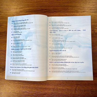 Sách Hướng dẫn khám phá thế giới trực tuyến an toàn và thông minh cho học sinh