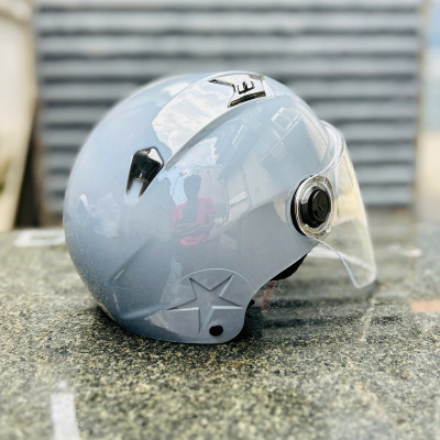 Mũ bảo hiểm xe máy 1/2 Rona R9K có kính dài màu trong, mũ freesize nhiều màu dành cho cả nam và nữ