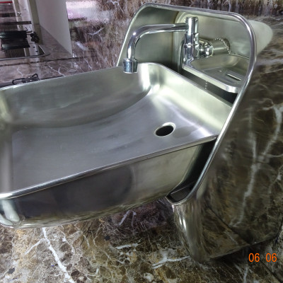 Lavabo gấp gọn