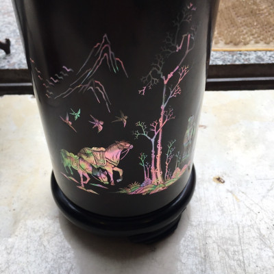 HỘP ĐỰNG TRÀ CHÈ BẰNG GỖ TRẮC ĐỎ ĐEN KẾT HỢP VỚI KHẢM ỐC ĐỎ KT 21×11.5CM