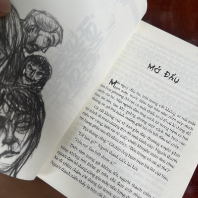 (Tặng kèm postcard) NGỦ CÙNG NGƯỜI CHẾT – Thảo Trang - NXB Phụ Nữ Việt Nam – Linh Lan Books - Bìa mềm