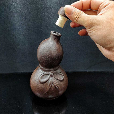 Nậm Rượu Gốm 500ML cao cấp mẫu hồ lô nghiêng màu nâu đất - Nậm Đựng Rượu cho giới sành tửu – Nậm Rượu Đẹp (L4)