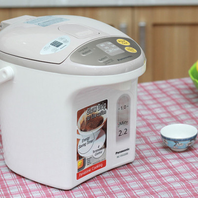 Bình Thủy Điện Panasonic NC-EG2200CSY - Xuất xứ Thái Lan - Dung tích 2.2L - Công suất 700W - Ruột bình phủ carbon hạt nổi - Chức năng hẹn giờ và tẩy cặn - Bảo Hành 12 Tháng - Hàng Chính Hãng