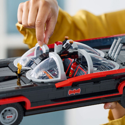 LEGO SUPERHEROES 76328 Đồ Chơi Lắp Ráp Xe Batmobile Huyền Thoại (1822 chi tiết)