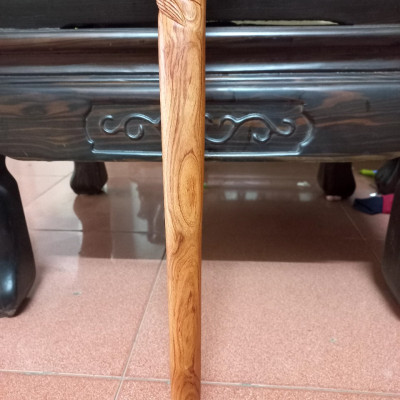 Gậy batong dành cho người già bằng gỗ hương đá 