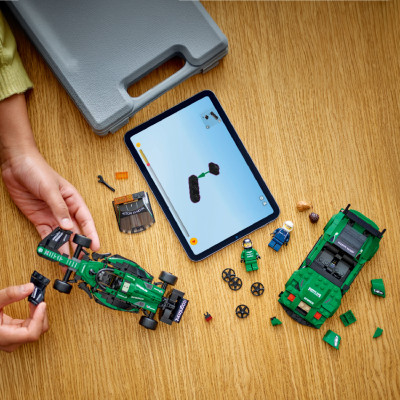 Đồ Chơi Lắp Ráp Xe An Toàn Aston Martin Và Siêu Xe Amr23 LEGO SPEED CHAMPIONS 76925 (564 chi tiết)