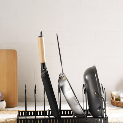 Kệ để nắp nồi, chảo,dụng cụ nhà bếp đa năng, có thể điều chỉnh độ dài. Phân phối bởi Cobi Home