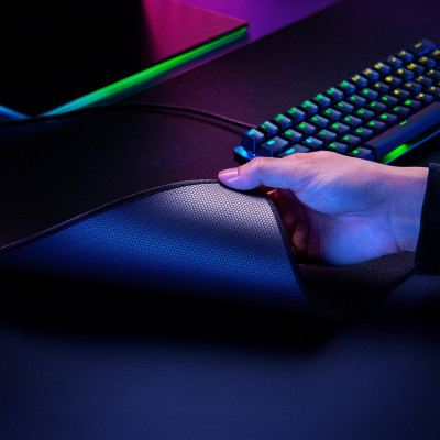 Miếng lót chuột Razer Strider [Mới, Hàng chính hãng]