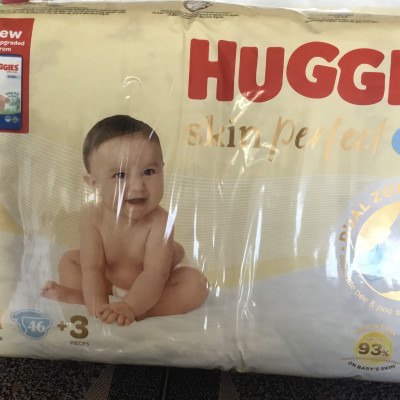 Tặng Thêm 3 Miếng Bên Trong - Tã dán Huggies M46 Skin Perfect Cho Bé Từ 6-11kg - Date mới