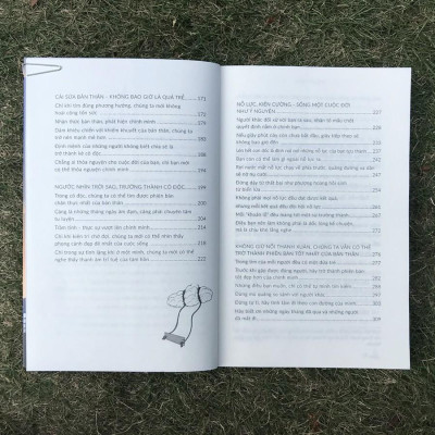 Sách - Sống Thực Tế Giữa Đời Thực Dụng + Đừng Lựa Chọn An Nhàn Khi Còn Trẻ (Bộ 2 cuốn, Lẻ tùy chọn)