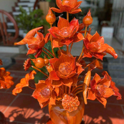 2 bình hoa sen 25 cành ,hoa ,lá gương ,trang trí phòng khách phòng thờ bằng gỗ hương đỏ cực đẹp 