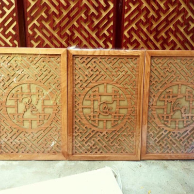 Bộ bàn thờ chung cư bằng gỗ sồi + ám khói + chữ phúc hay chữ bất kỳ