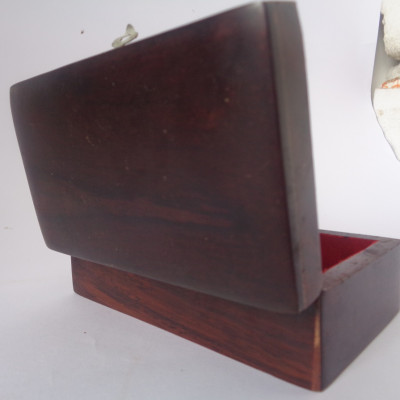 Hộp đựng trang sức bằng gỗ