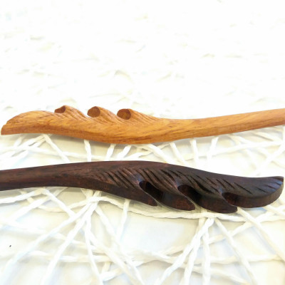 TRÂM CÀI TÓC GỖ FEATHER