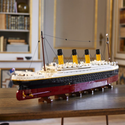 LEGO - 10294 - Con Tàu Titanic Huyền Thoại (9090 chi tiết)