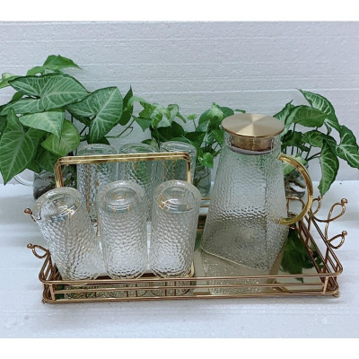 COMBO BỘ BÌNH CỐC THỦY TINH CHỊU NHIỆT CAO CẤP KÈM KHAY VƯƠNG MIỆN VÀNG VÀ GIÁ ÚP CỐC