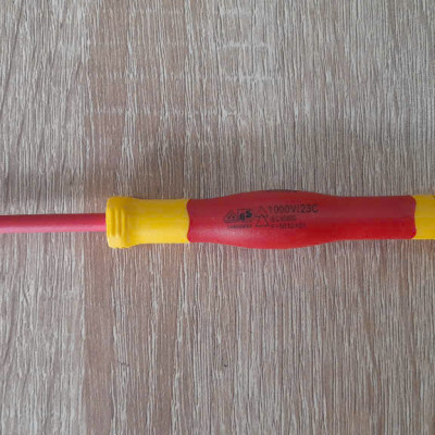 Tua vít nhỏ chính xác T8 * 50mm cách điện 1000V VDE SATA 63902