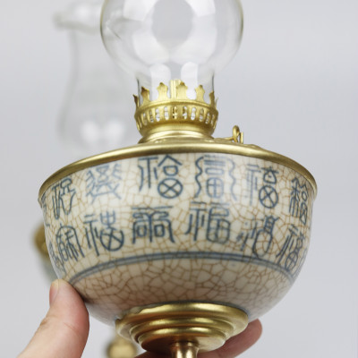 Đèn dầu men rạn Bát Tràng bọc đồng cao 37cm dáng bầu