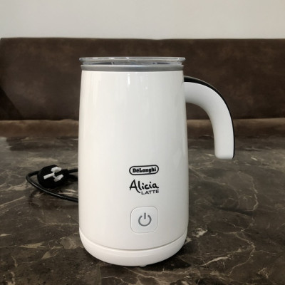 Máy tạo bọt sữa cao cấp Delonghi Alicia EMF2.W-Hàng chính hãng 
