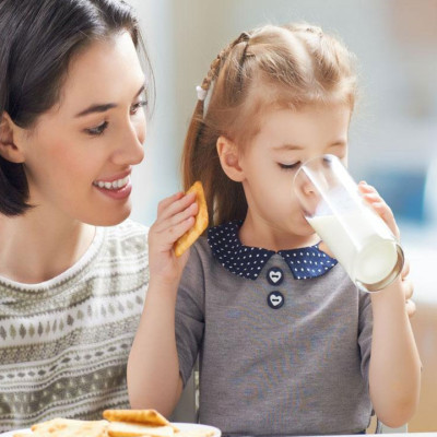 Máy tạo bọt sữa cao cấp Delonghi Alicia EMF2.W-Hàng chính hãng 