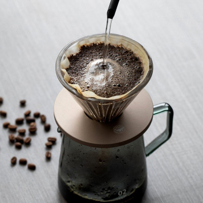 Phễu thuỷ tinh V60 rãnh thẳng đế nhôm Cafede Kona